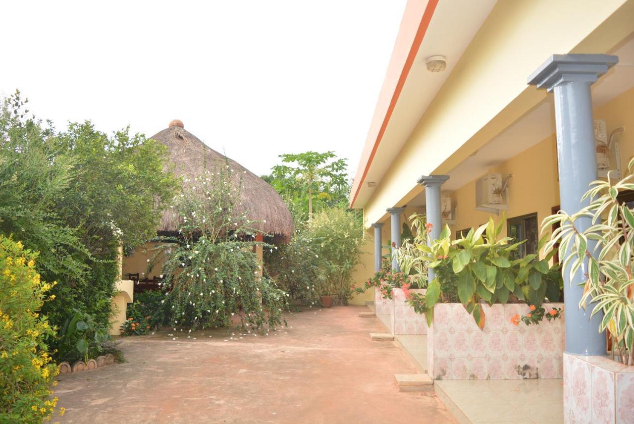 Chez Sabine Bed & Breakfast Abomey Bagian luar foto