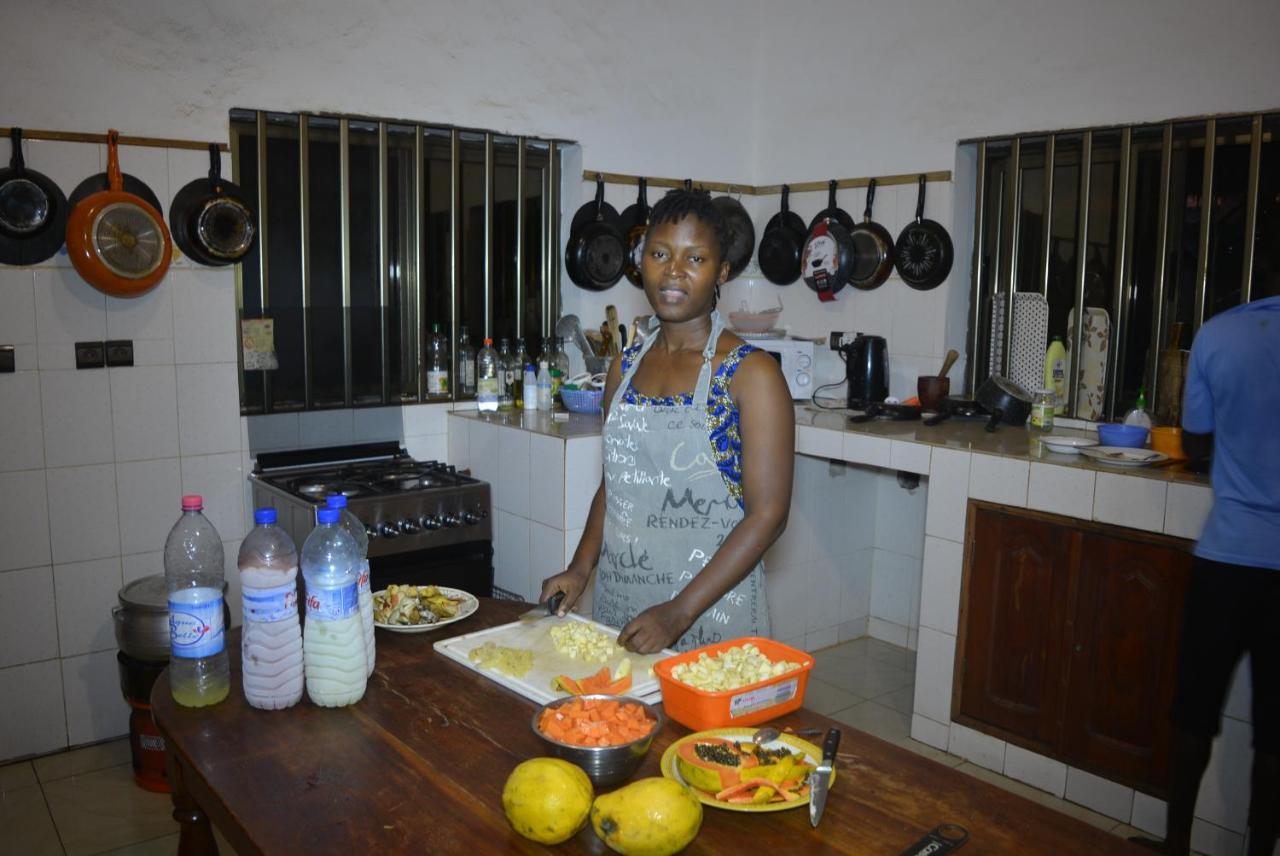 Chez Sabine Bed & Breakfast Abomey Bagian luar foto